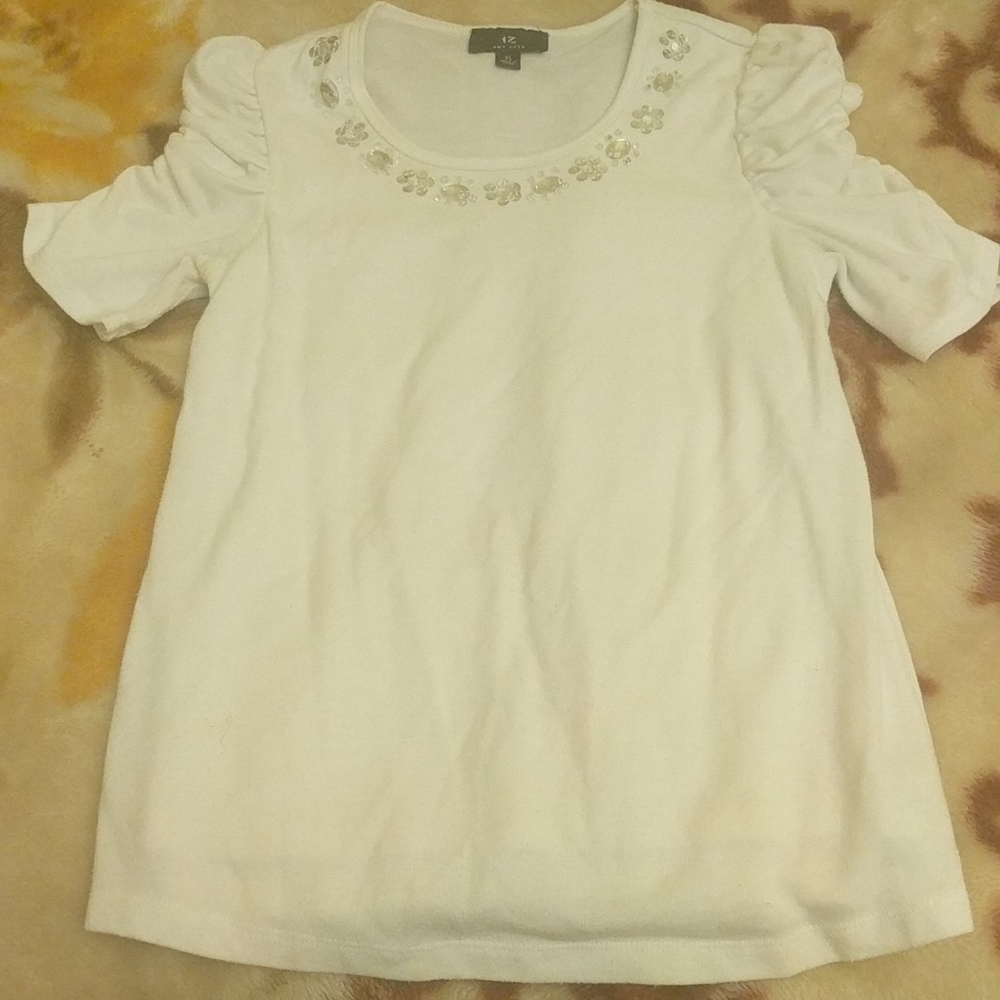 Amy Byer White shirt